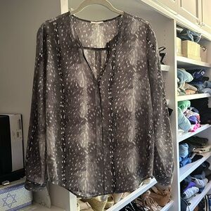 Gorgeous Joie 100% silk XS ombré blouse